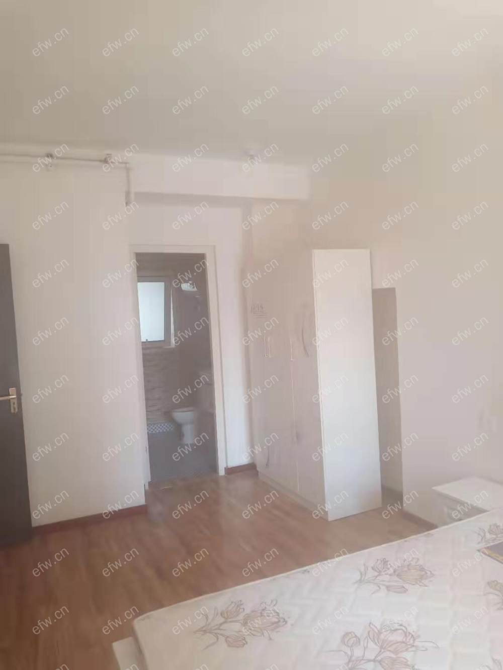 近火车站酒吧街地铁口