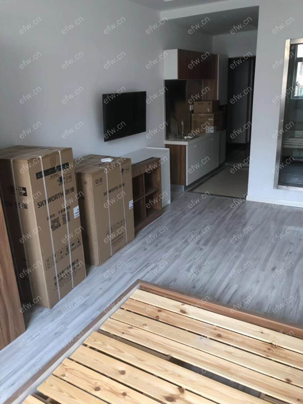 中盛公寓精装1室  随时看房 拎包入住