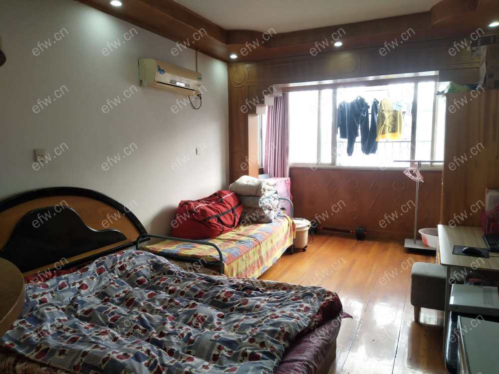 西横街精装 3室1厅，南北通透，近地铁口，五爱可用