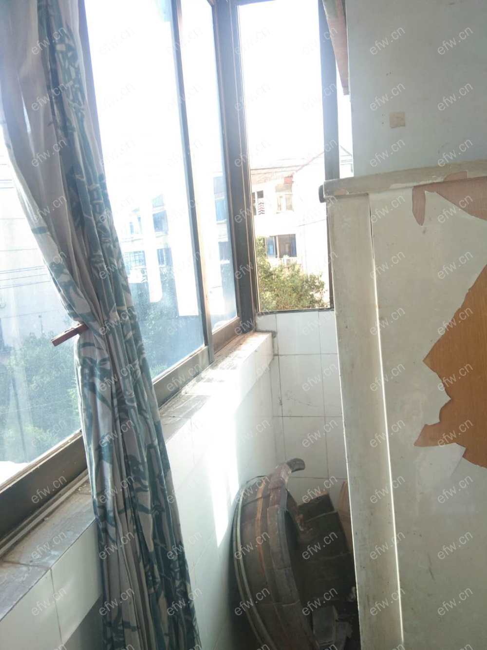 野花园 1室1厅，简单装修