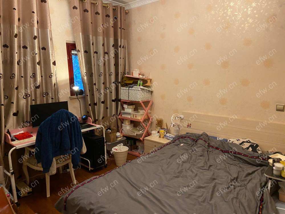 华府庄园四区 4室2厅