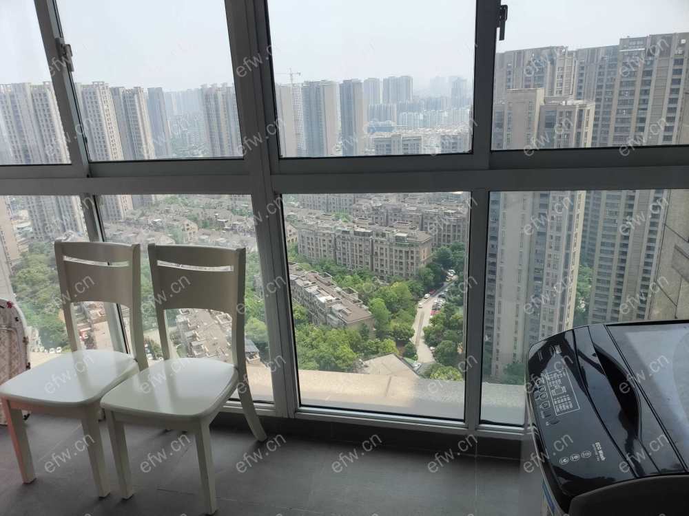 置换急售 长江路地铁口欧尚大润发旁 全屋空调 双阳台