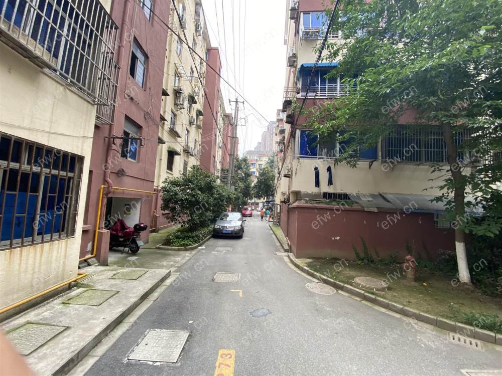 新巷小区 4室2厅