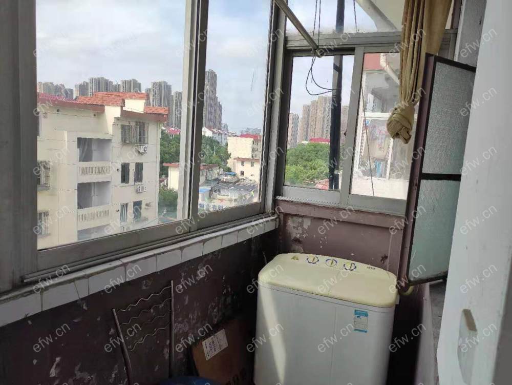 地铁一号线，沁园新村 1室1厅