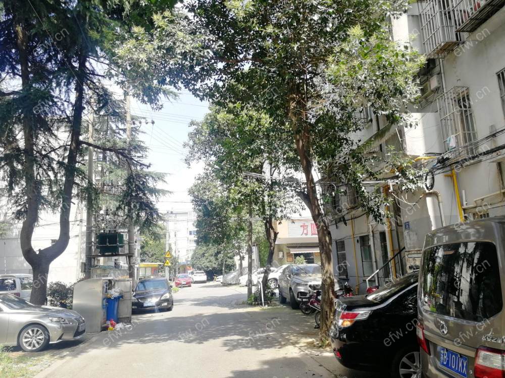 江海新村 3室1厅