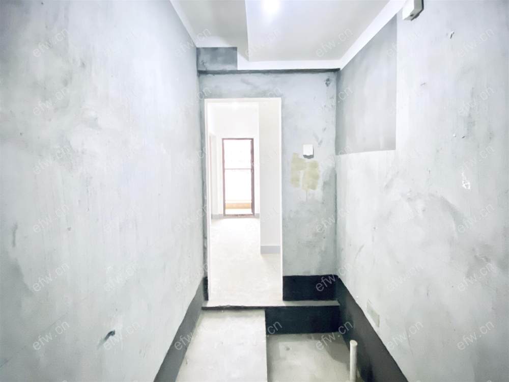 苏宁悦城A区 3室2厅，纯毛坯，通透户型，采光好，锡师附小可用，地铁口