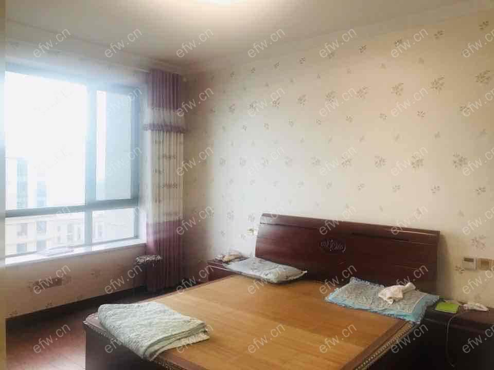 华府庄园九区 4室2厅