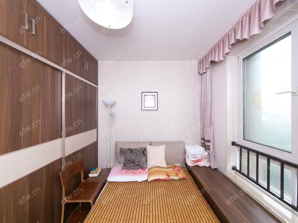 地铁口金域缇香一期（金色家园）