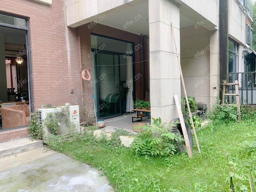 太湖际花语莱茵 4室2厅