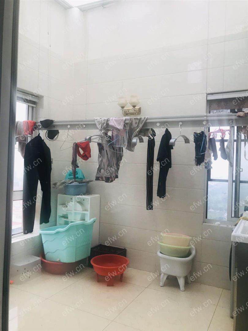 华府庄园九区 4室2厅