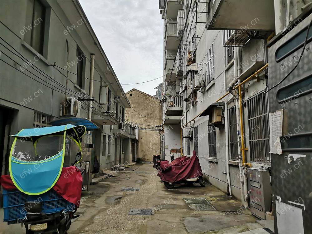家电齐全 带飘窗 曹张新村 采光好 绿化好