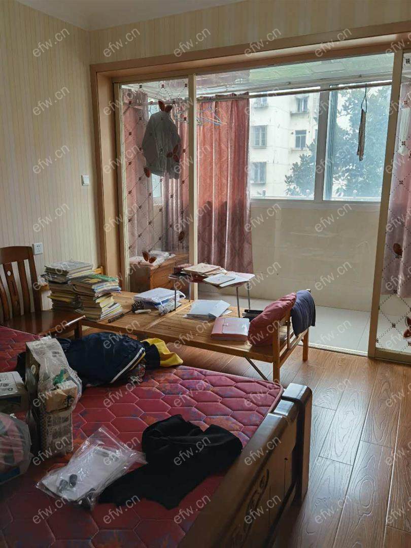 近六中沁园新村3楼精装设齐拎包住