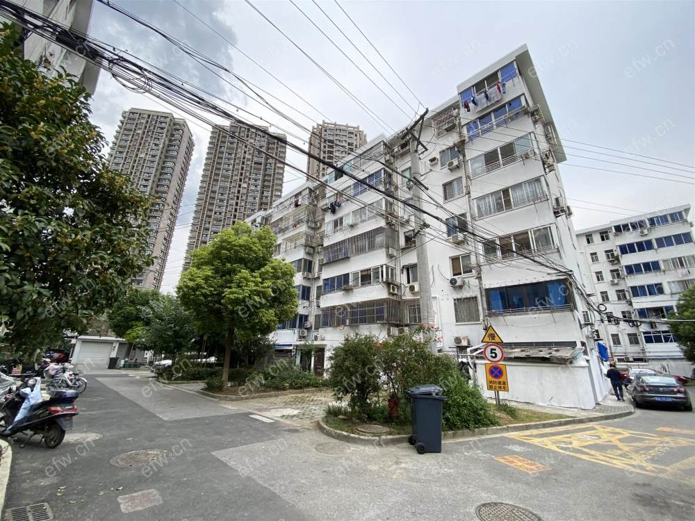 叙成里 2室1厅，出脚方便，近地铁沿线