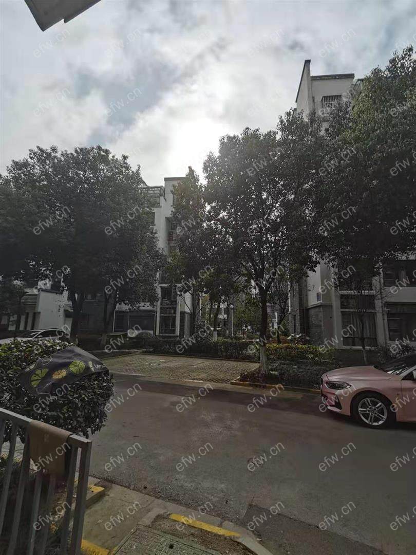 金岸世家（2-35）  精装3房 近地铁口  房东诚售