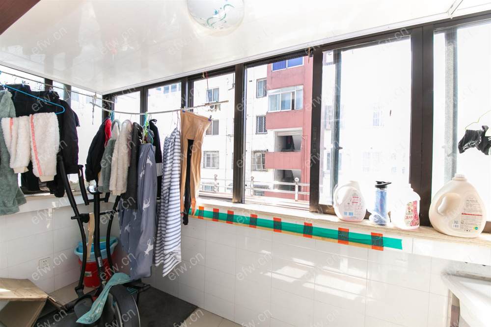 德兴巷 3室1厅  钥匙以转到中山复兴路门店