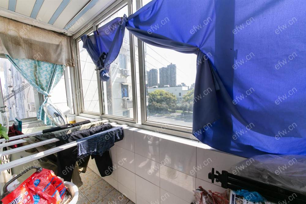 南巷上 2室1厅   看房周日周日六提前联系，房东不在无锡，亲戚有钥匙