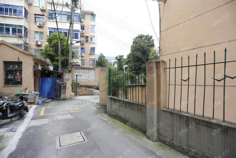 青松新村 2室1厅 氧吧房
