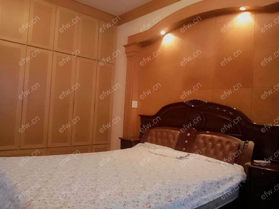 梁巷精装4室  随时看房 拎包入住
