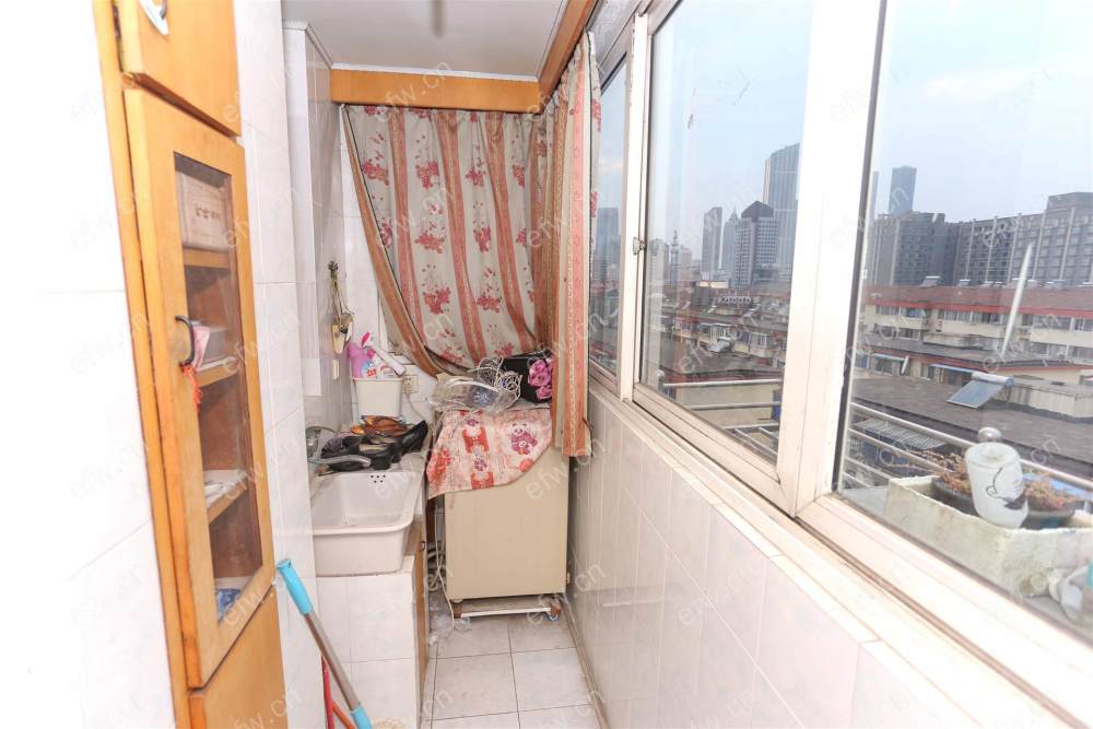 槐杨园（羊腰湾支路） 3室2厅顶带阁楼，南长街可用，近南禅寺