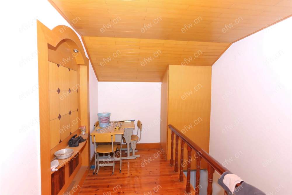 槐杨园（羊腰湾支路） 3室2厅顶带阁楼，南长街可用，近南禅寺
