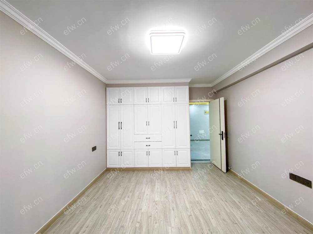 渔港家园 拎包入住 房东急售