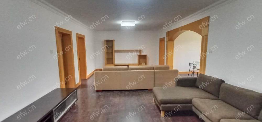 龚巷 4室2厅精装保养较好设施齐全拎包入住看房有密码