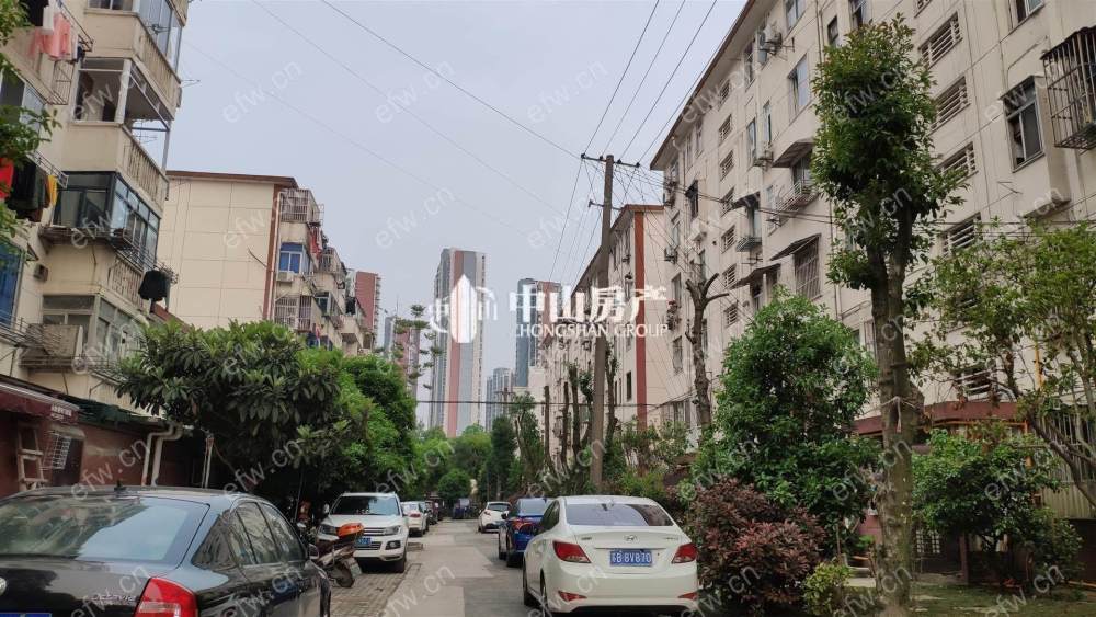 靖海新村 2室1厅顶楼看中价格可以谈