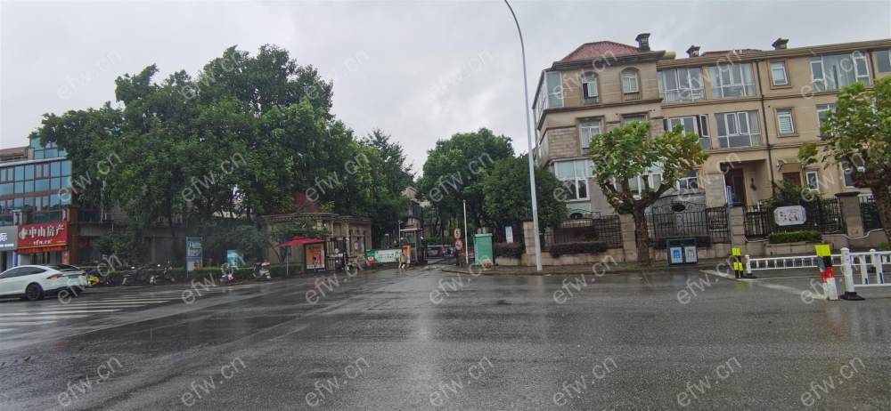 华府庄园二区 4室2厅