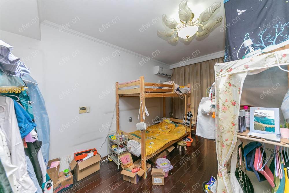 锦绣花园(中) 4室2厅