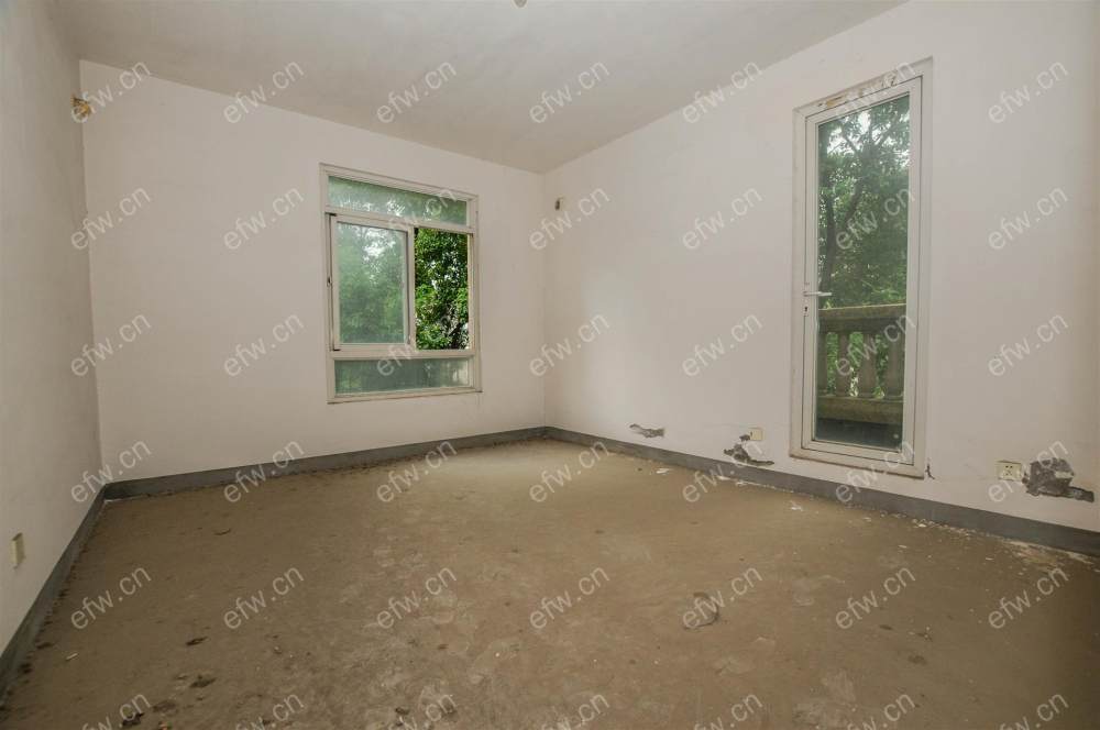 华府庄园二区 4室2厅