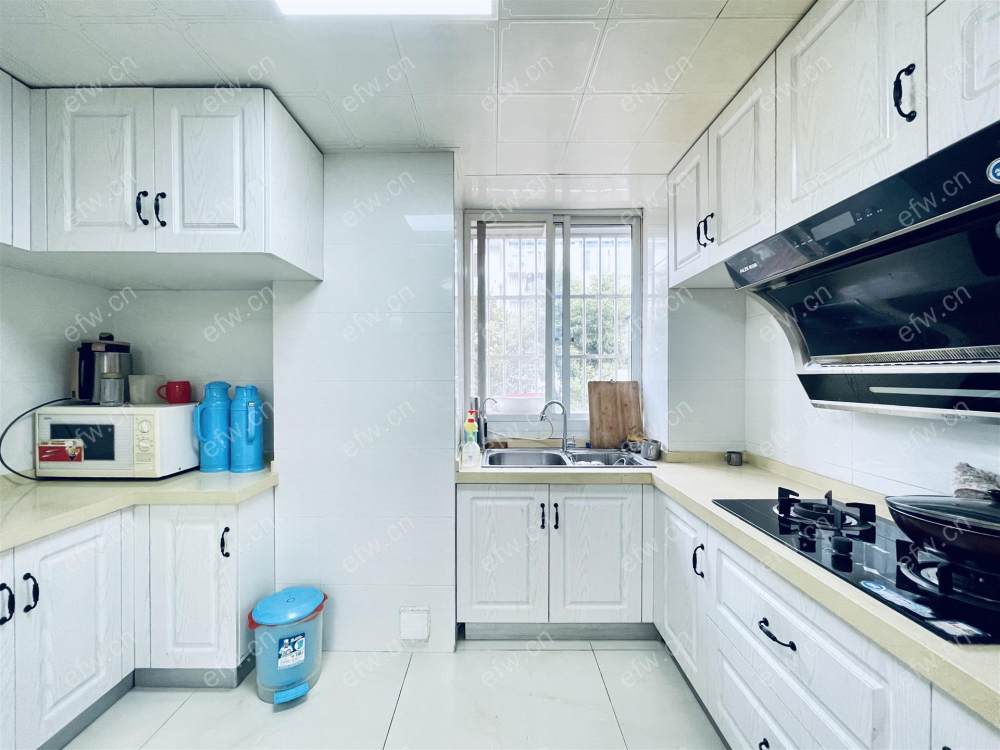 钻探家舍          1室1厅