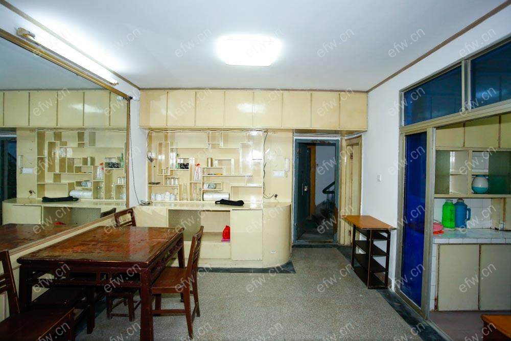 新巷小区 户型方正 通透敞亮