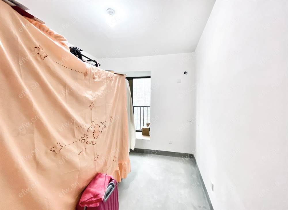 蠡湖一号 4室2厅出租