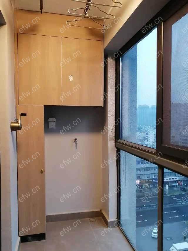 龙湖商业广场 1室1厅