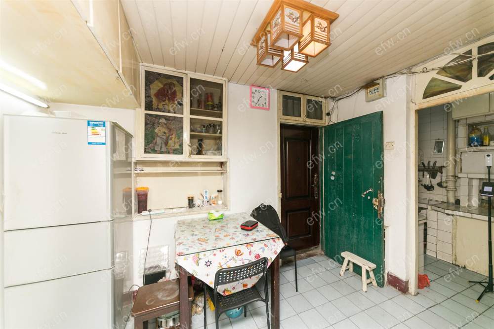 熙春新村 2室1厅，中间楼层，房间朝南，东林可用，地铁口
