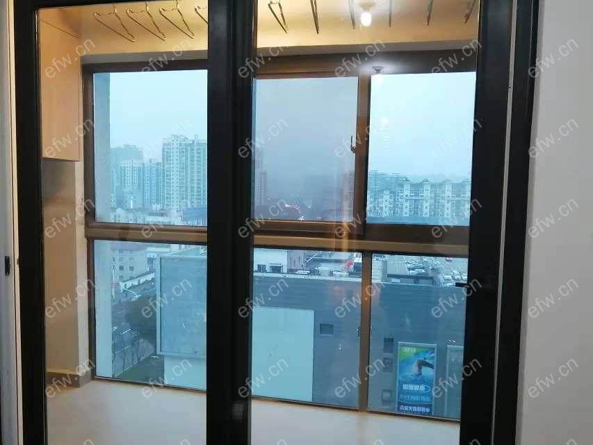 龙湖商业广场 1室1厅
