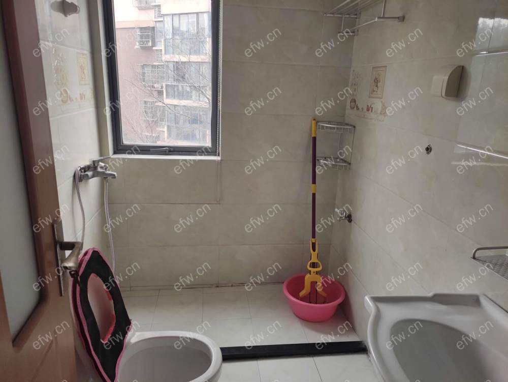 东风家园 2室1厅看房方便