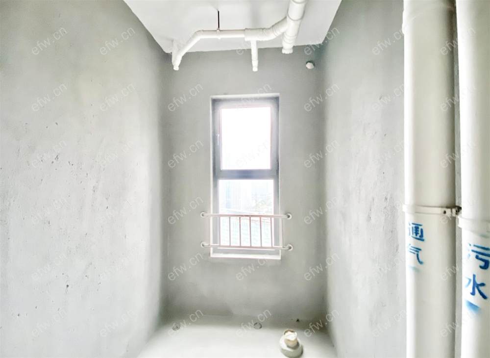业主急售 海岸城郦园  双阳台 纯毛坯小4房 中间楼层！