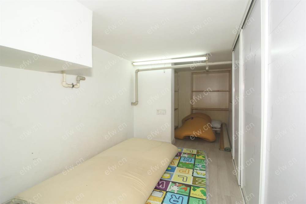 甲壳虫2933小区 1室1厅