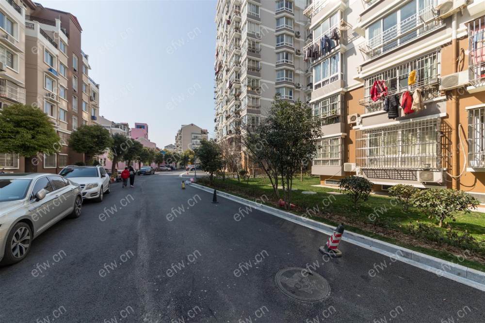 二泉花园地铁口 经典3房 东边户 全明 精装修！价格很实惠