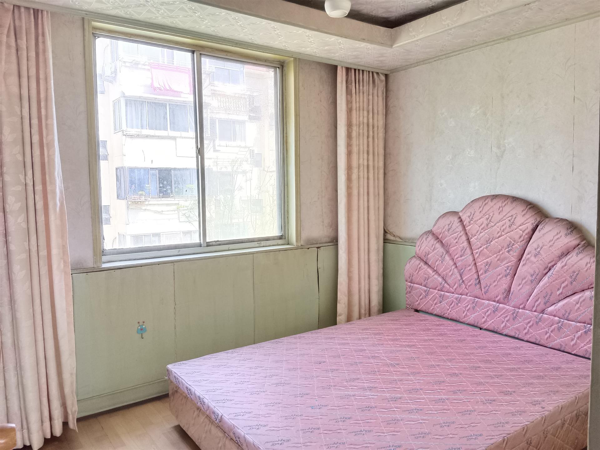 沁园新村 3室2厅一卫