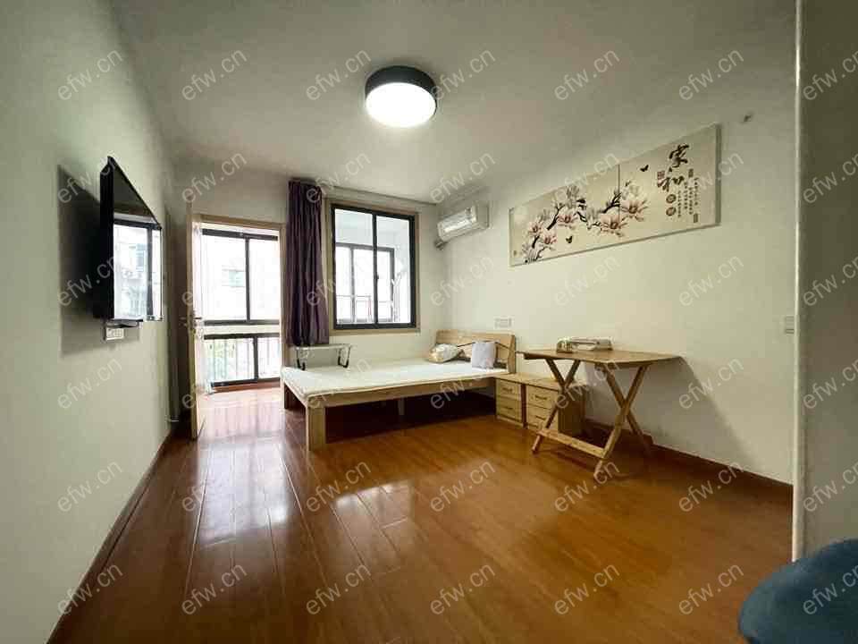 精装修   东映山河 2室0厅