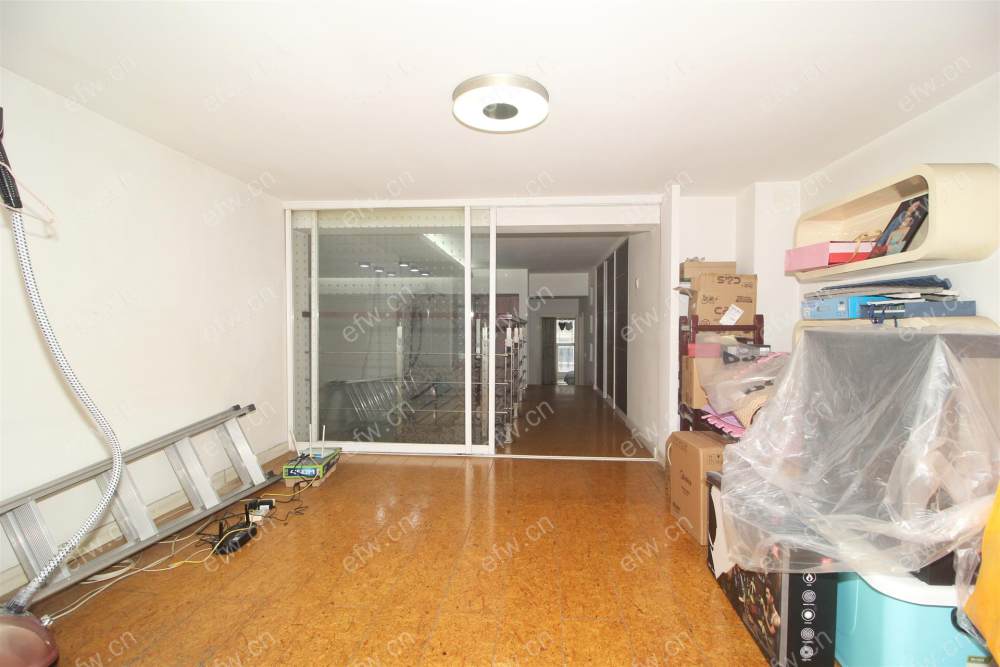 宝城花园 4室2厅  地铁口  装修好  拎包入住