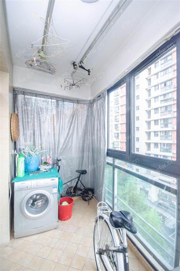 阳光城市花园C区 3室2厅               有钥匙 看房我去开门