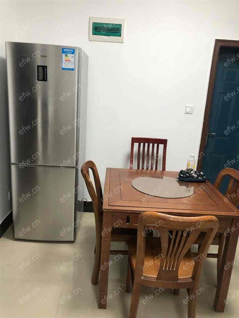 刘潭地铁口 精装两房 南北通透采光好 近学校菜场 生活方便