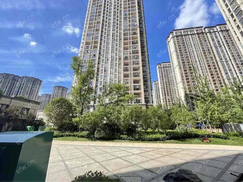 天渝骄园精装2室  随时看房 拎包入住