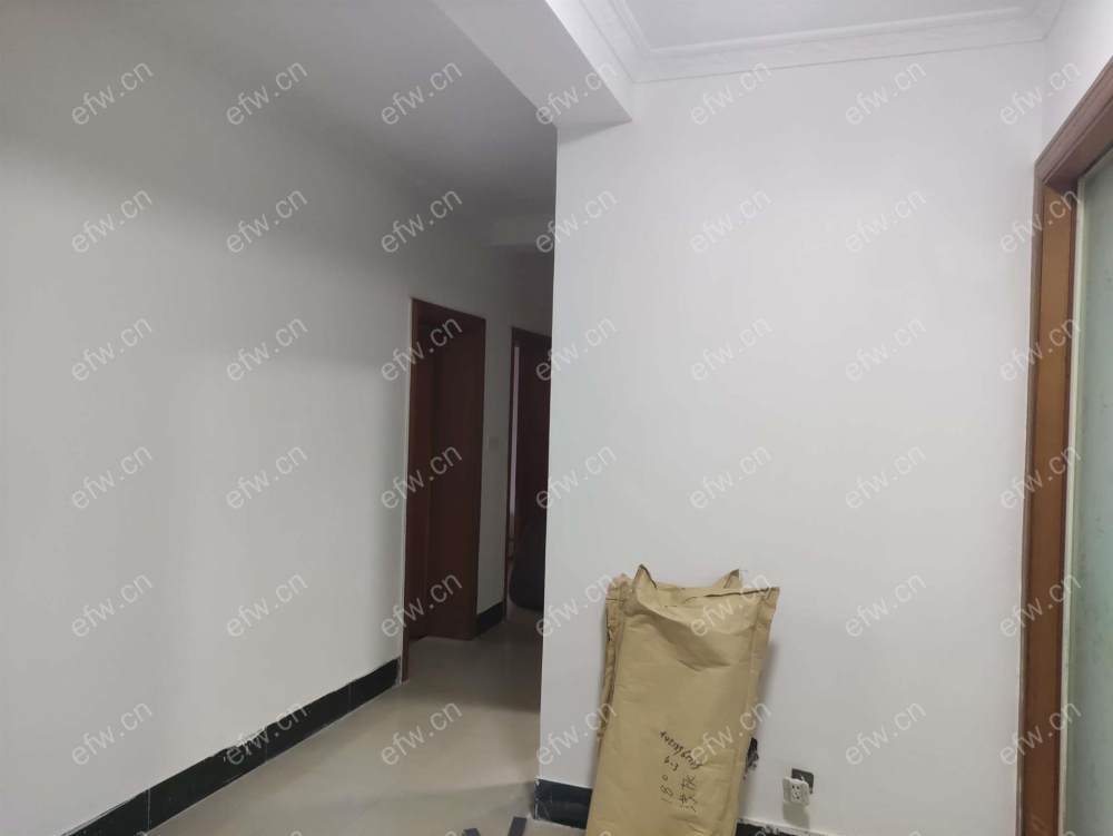 华新苑 3室2厅精装修