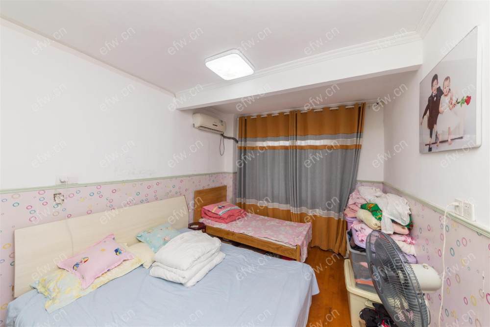 惠峰新村精装2房朝南，小区主干道旁，出脚方便