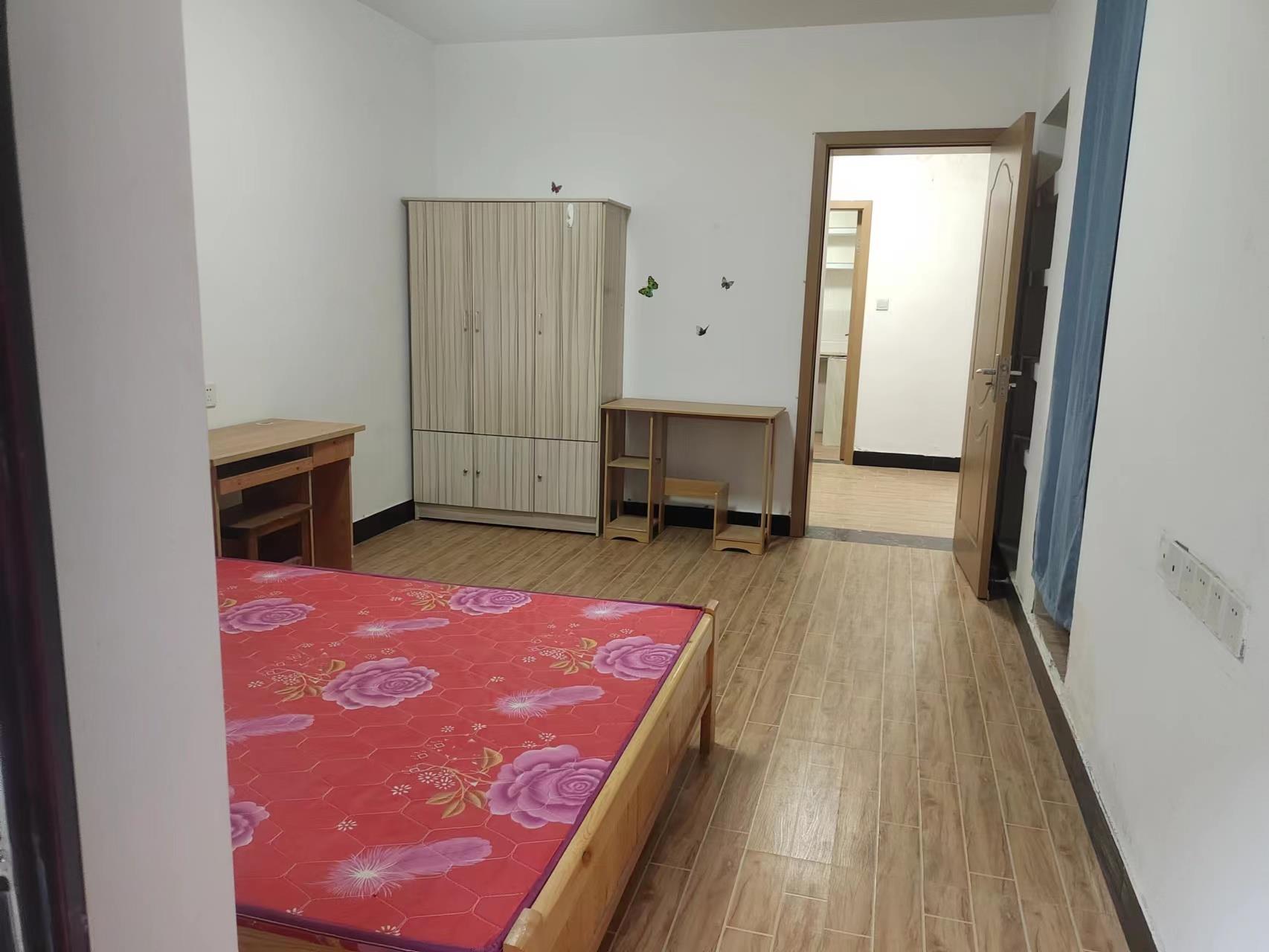 双地铁口 靖海新村 1室1厅 一楼 带个小院 上马墩菜场近