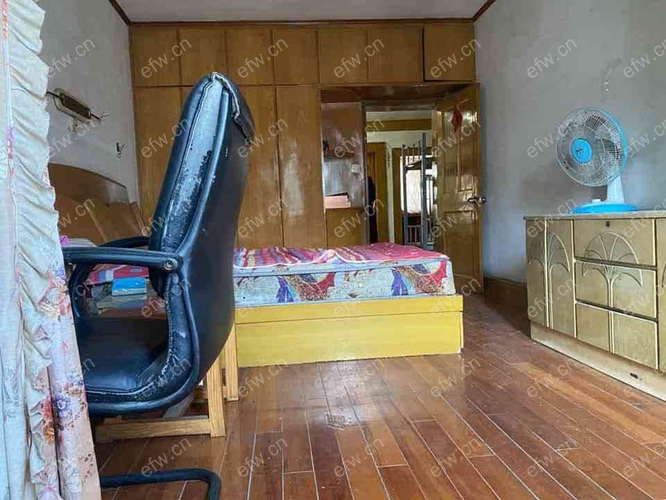 可做员工宿舍，顶带阁，妙光苑精装3室  随时看房 拎包入住